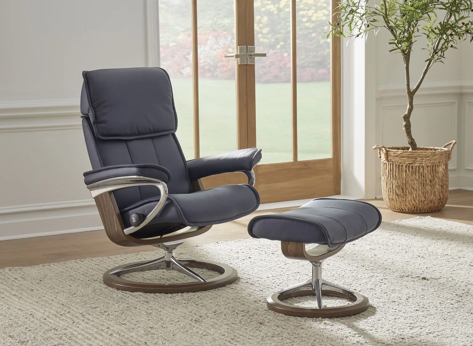 Stressless® Admiral Chair & Ottoman - Medium