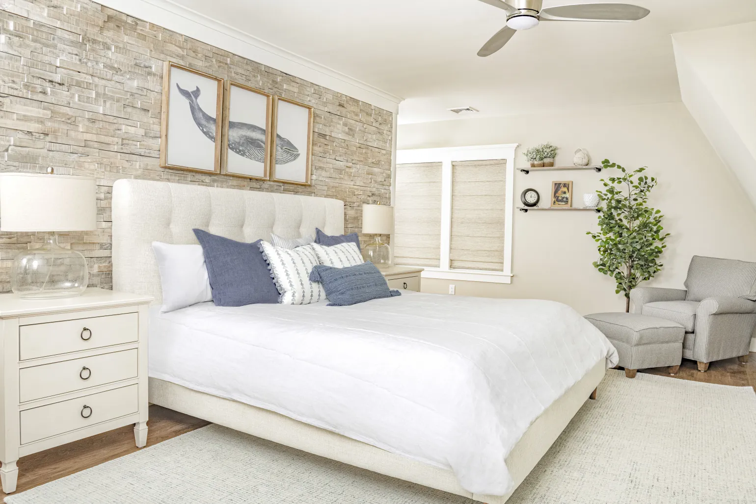 Sullivan King Upholstered Bed